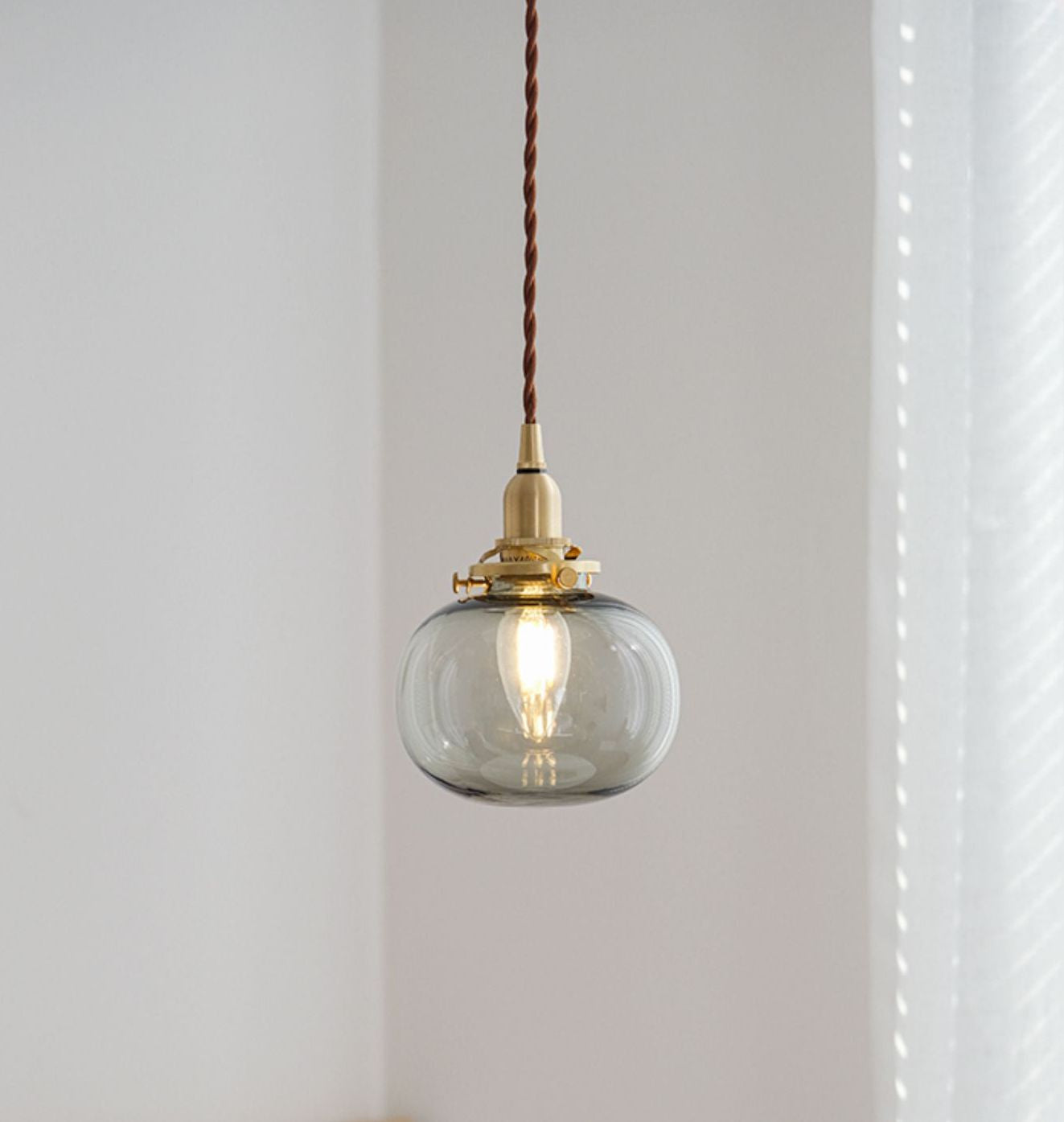 Geribbelde bolvormige glazen hanglamp - 228GPL