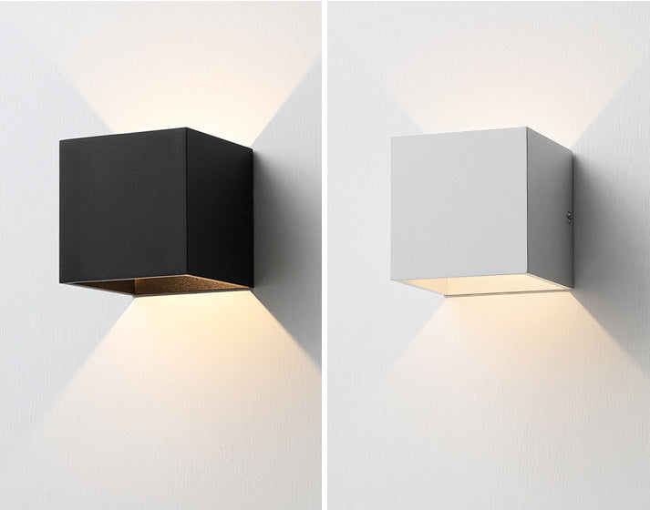 Moderne IP-gecertificeerde buitenwandlamp - 202OTL