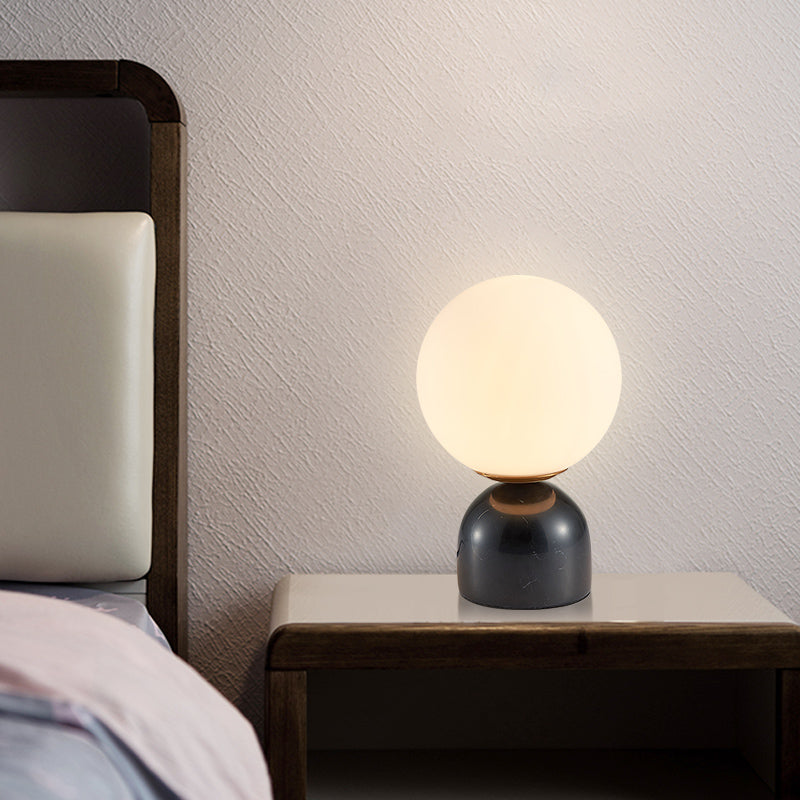 Marmeren tafelbollamp