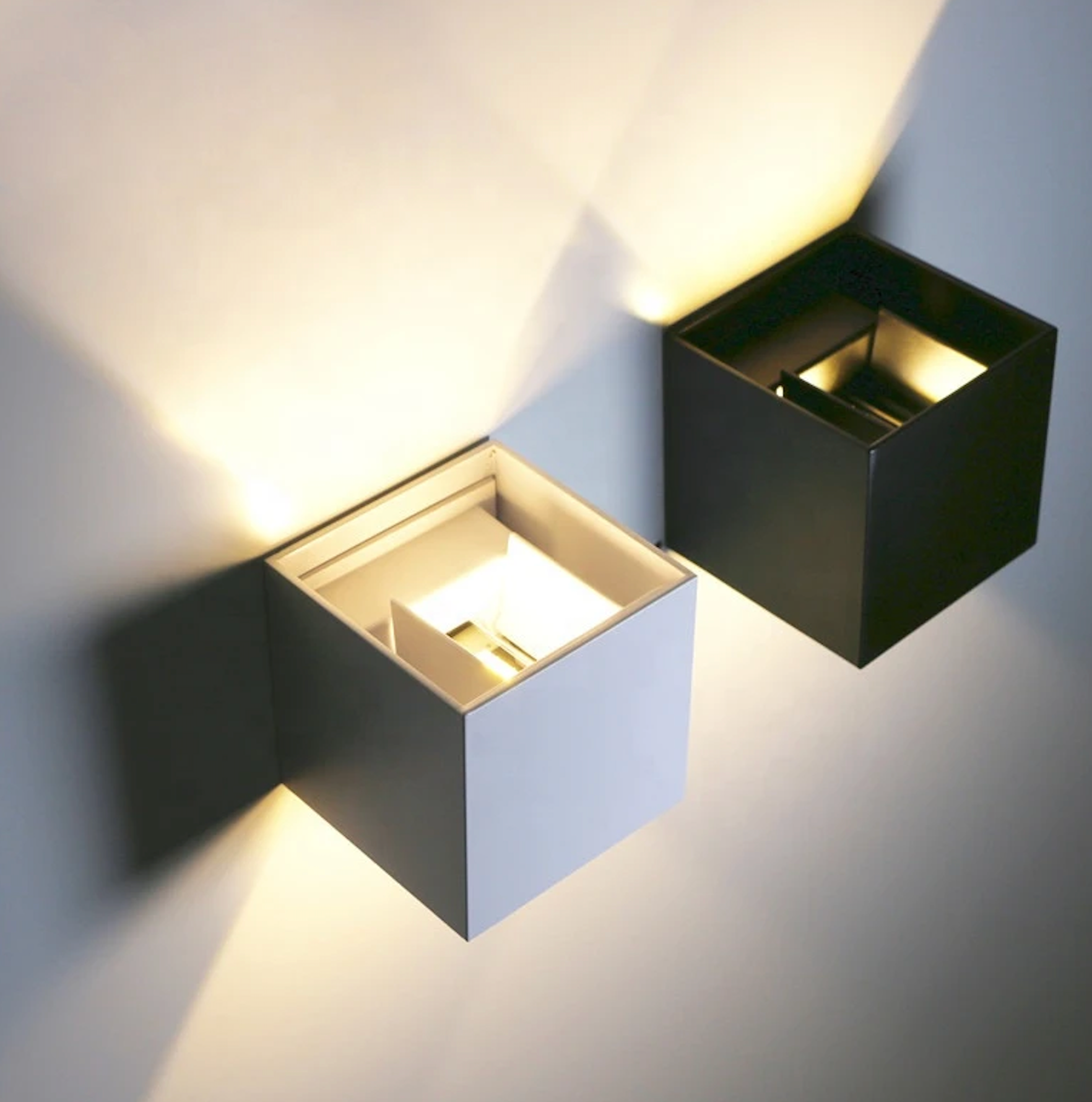Moderne IP-gecertificeerde buitenwandlamp - 202OTL