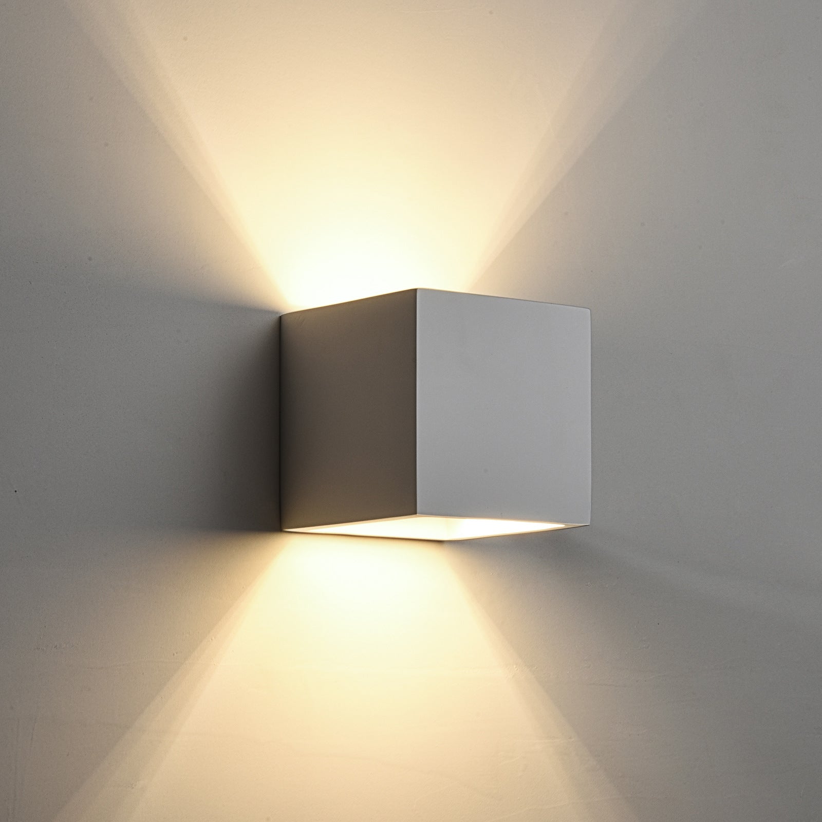 Moderne IP-gecertificeerde buitenwandlamp - 202OTL