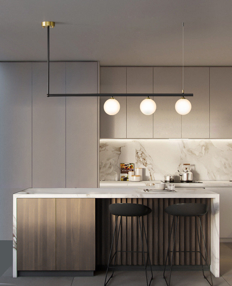 Messing Kroonluchter Met Wit Frosted Globes - 1CH1