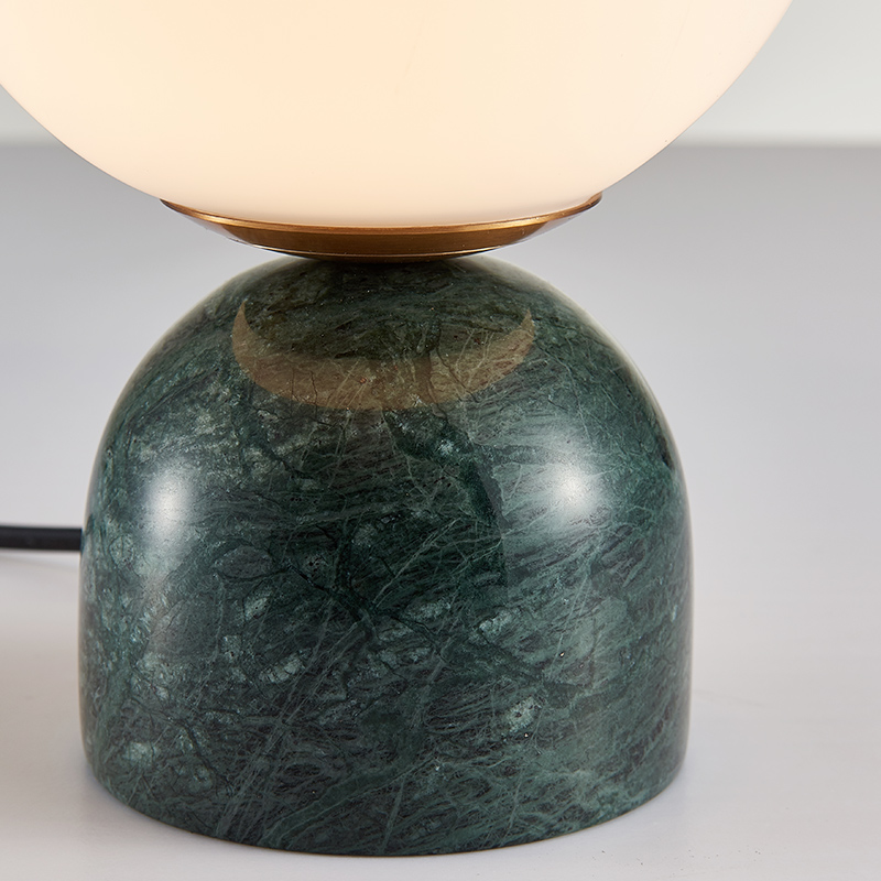 Marmeren tafelbollamp
