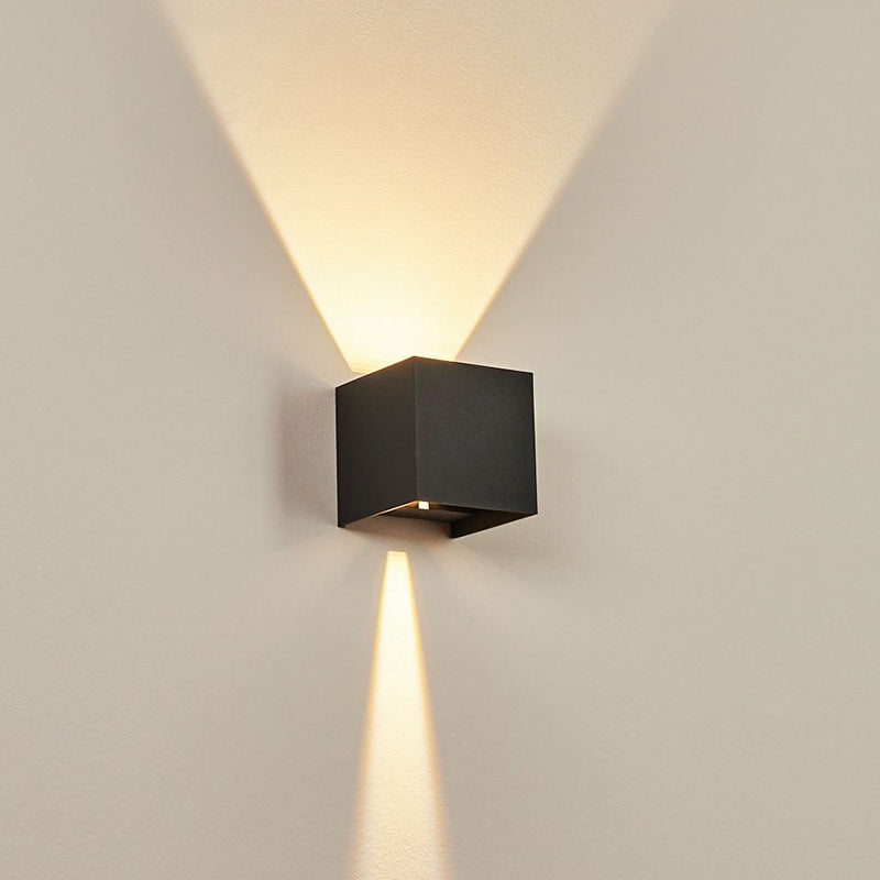 Moderne IP-gecertificeerde buitenwandlamp - 202OTL