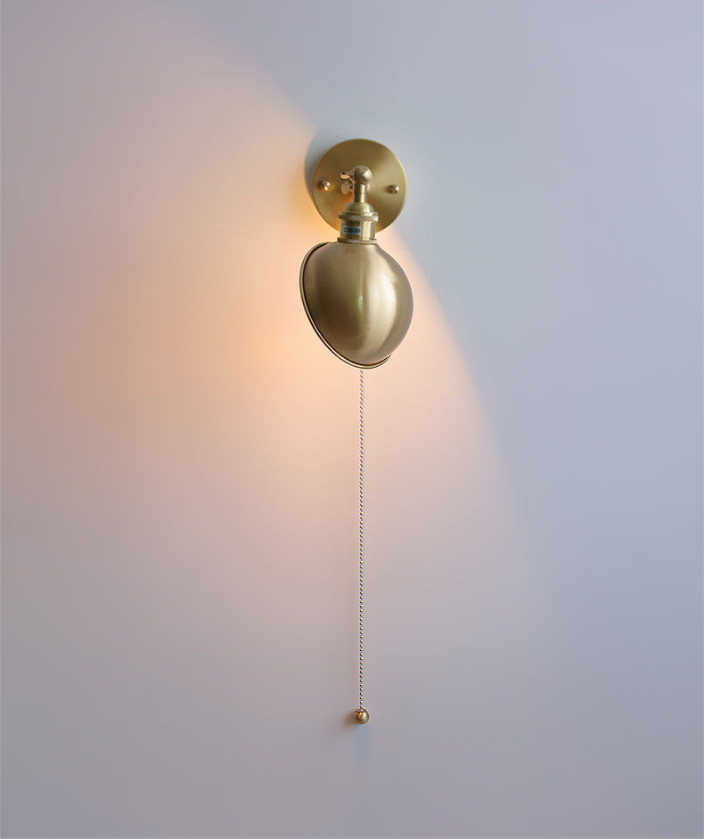 Lampada da parete in ottone con piastra in legno - 106WL