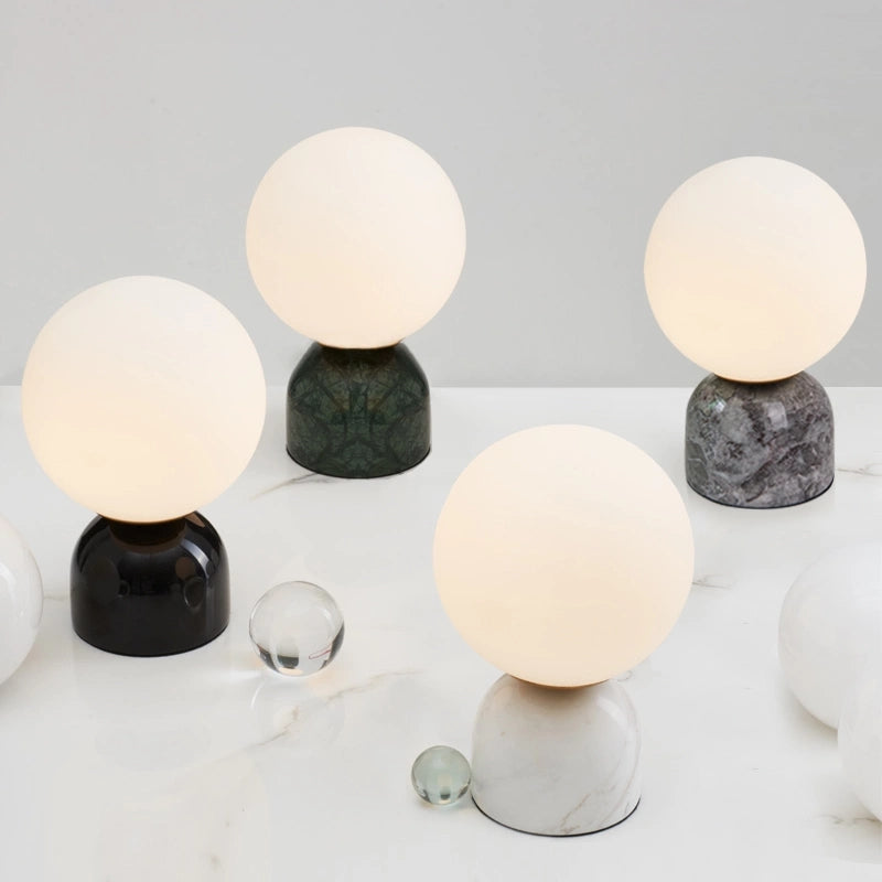 Marmeren tafelbollamp